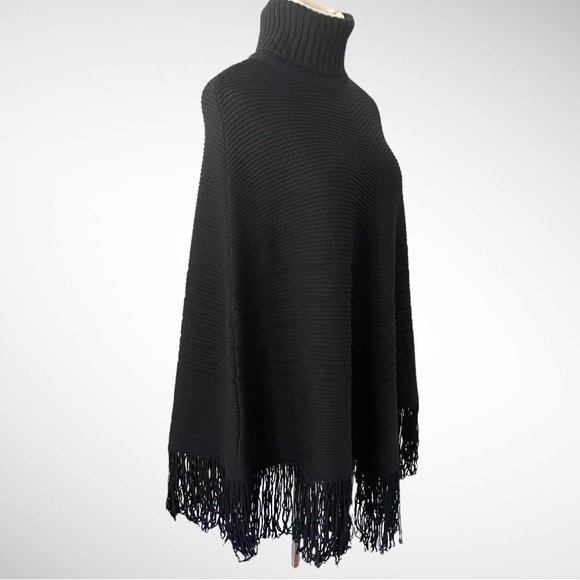 Banana Republic Black Turtleneck Poncho Sweater Fringe Merino Wool Size M/L - Picture 4 of 10